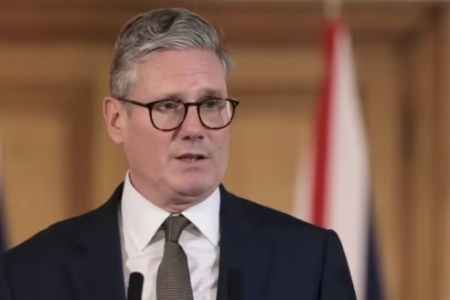 英國首相強硬回應Grok不雅內容，將嚴懲性化影像濫用