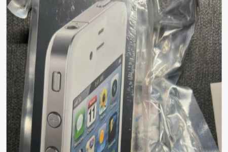 搶購熱潮升溫！全新未拆封iPhone 4價格炒到萬元