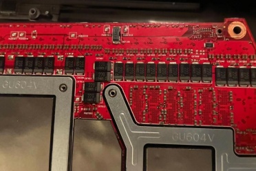 國外大神魔改RTX 4090筆記本：效能逼近RTX 5090！